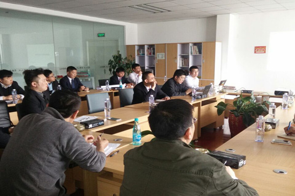 会议进行中.jpg
